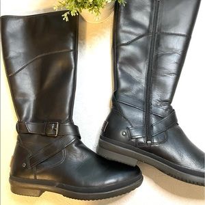 NWOT Ugg Tall Leather, Shearling Lined Boots -9